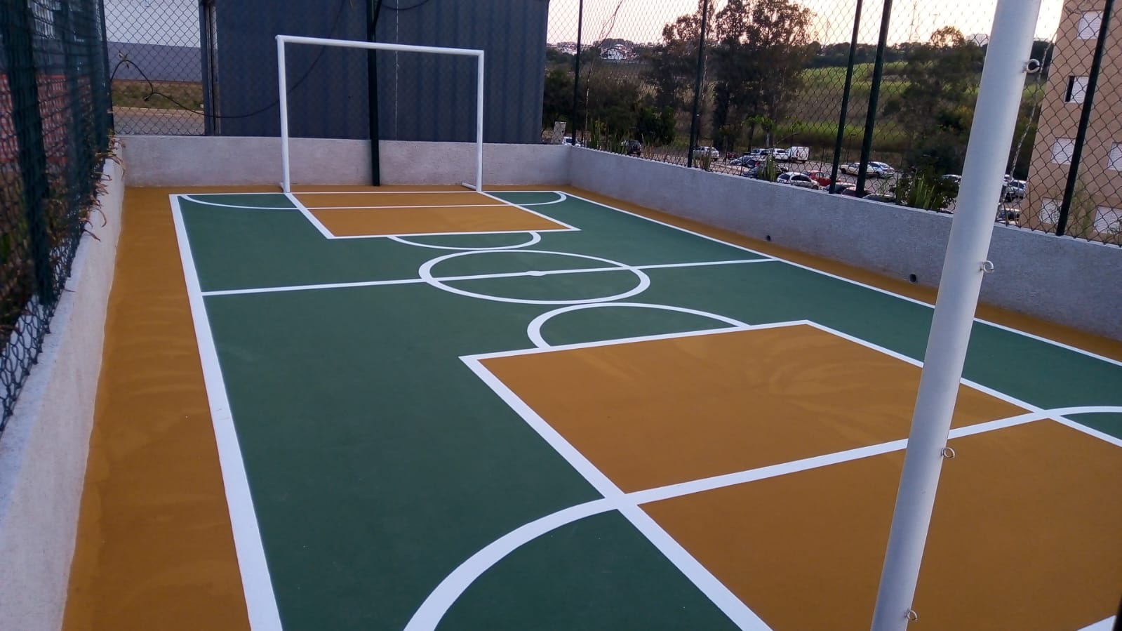 Quadra poliesportiva com revestimento epóxi