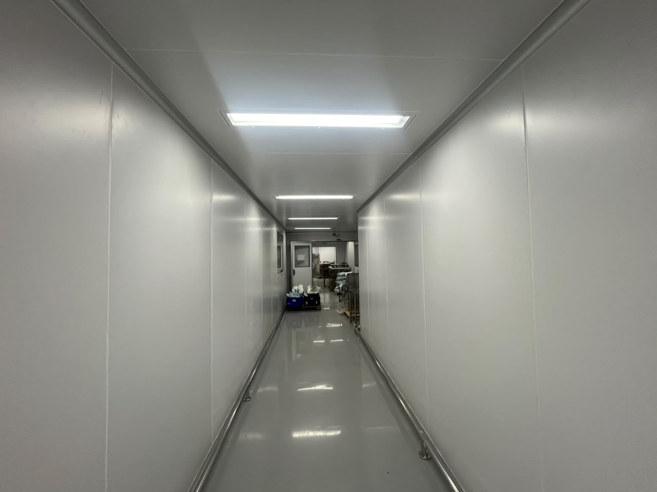 Corredor em ambiente controlado
